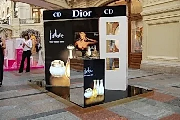 группа рекламных стендов